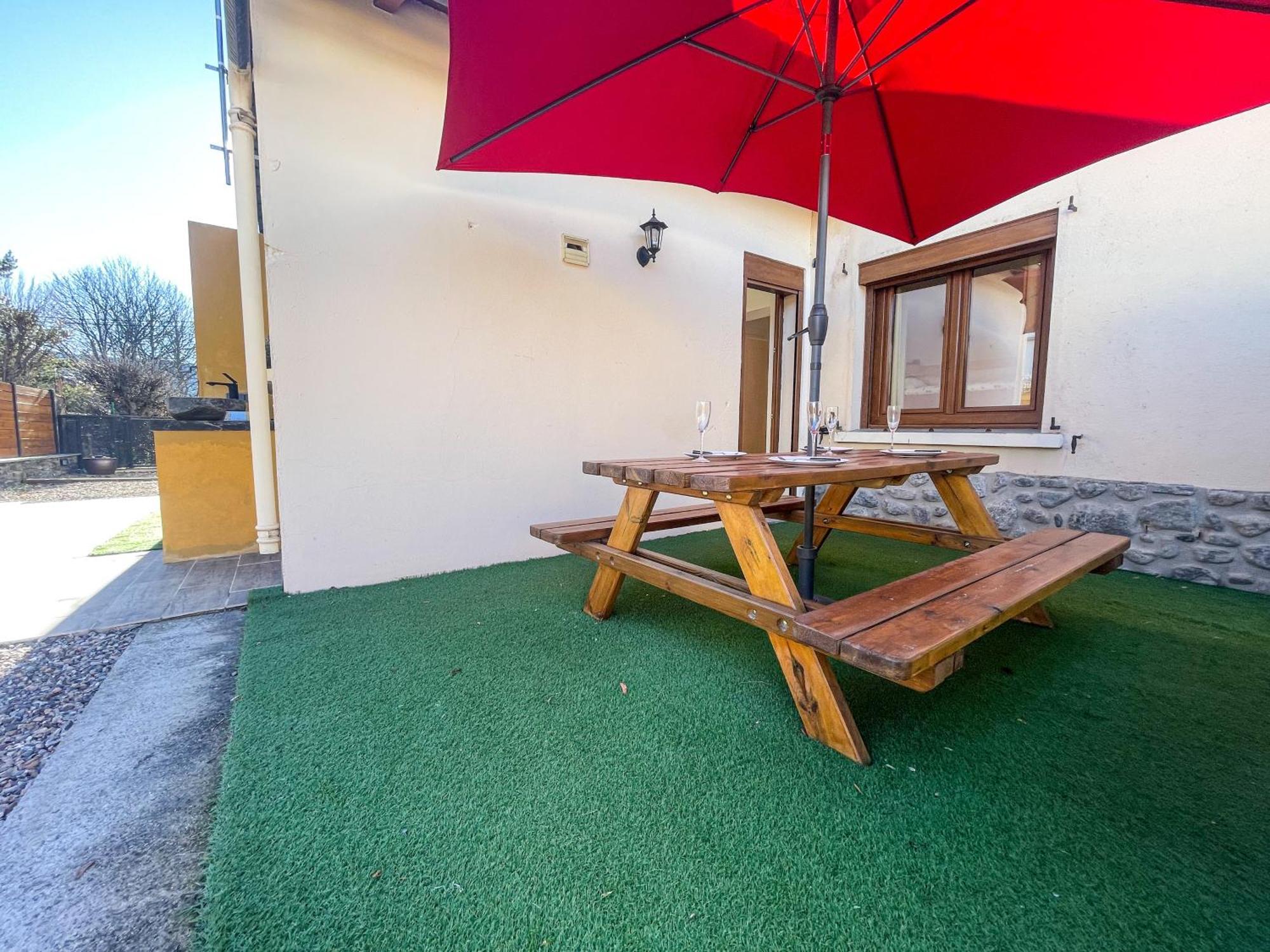 Villa Bonita Casa. Gran Jardin. Con Wifi. Bourg-Madame Exterior foto